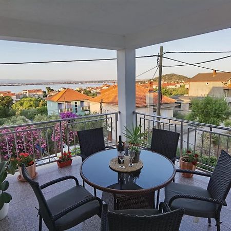 Apartman Sara Preko Esterno foto