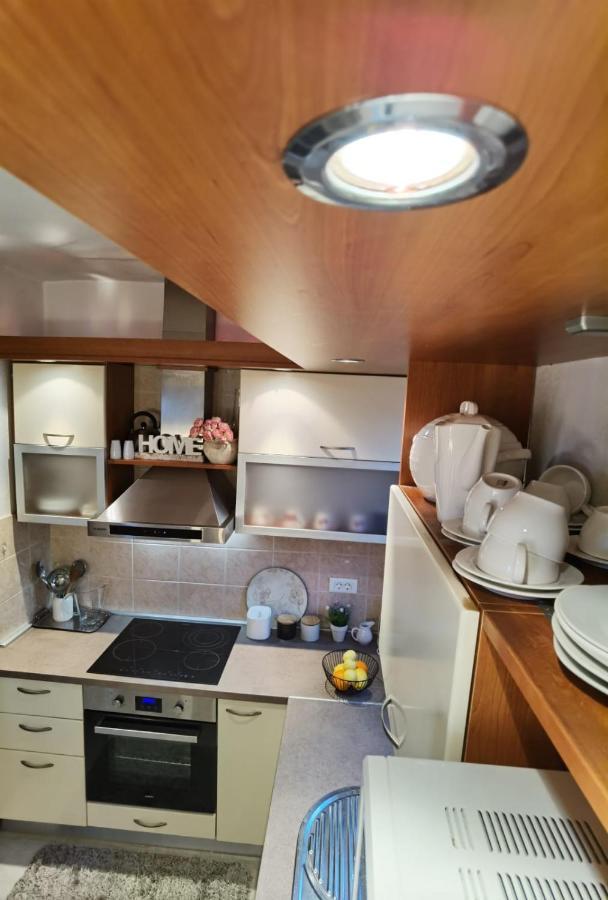 Apartman Sara Preko Esterno foto