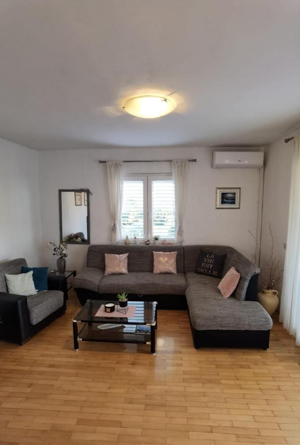 Apartman Sara Preko Esterno foto