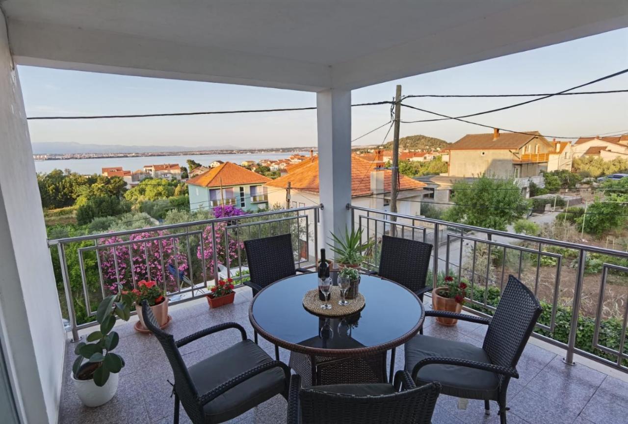 Apartman Sara Preko Esterno foto