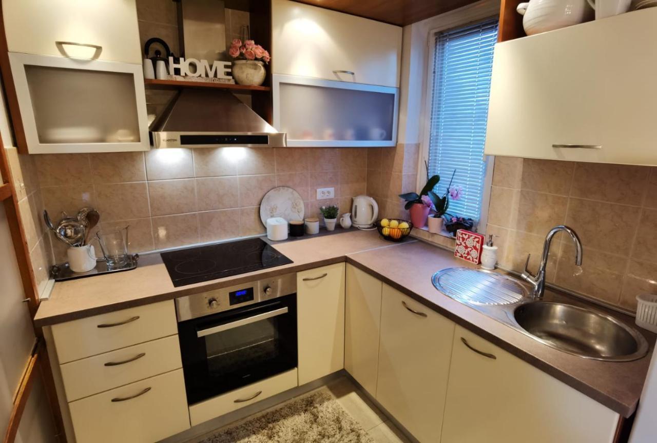 Apartman Sara Preko Esterno foto