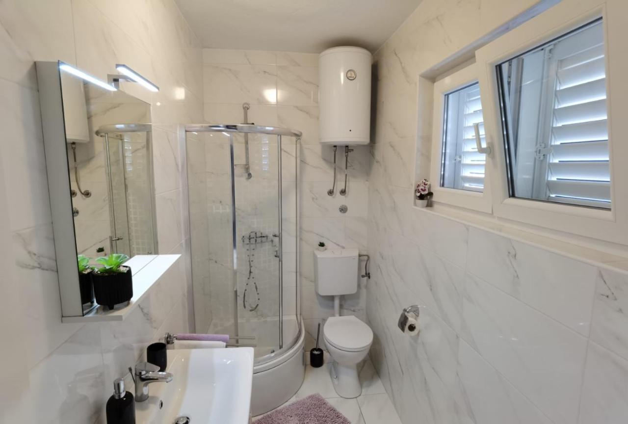 Apartman Sara Preko Esterno foto