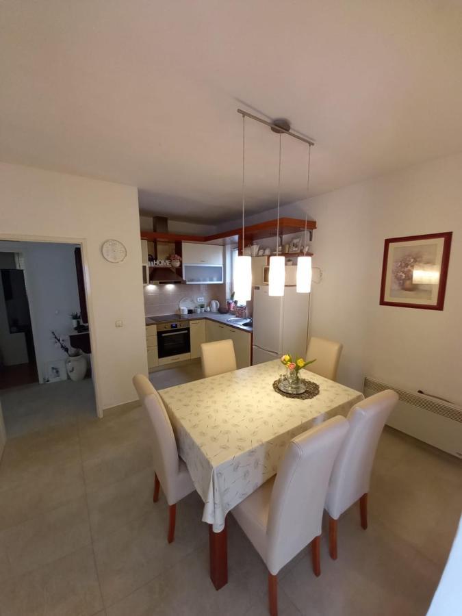 Apartman Sara Preko Esterno foto