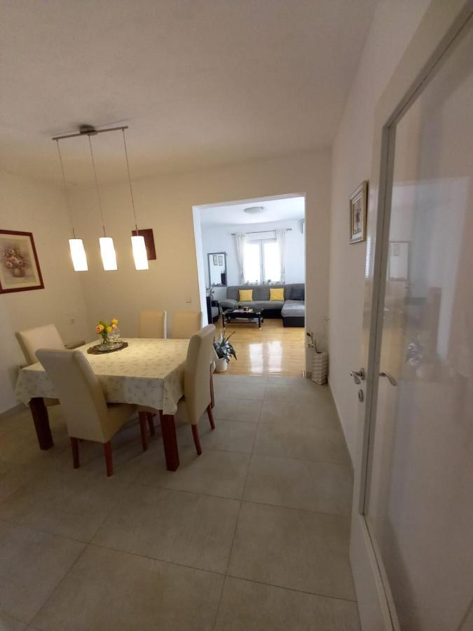Apartman Sara Preko Esterno foto